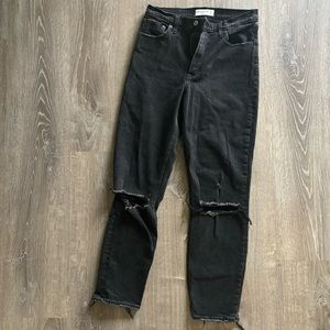 Abercrombie high rise mom Jean 27